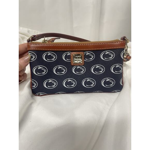 Dooney & Bourke Penn State Slim Wristlet Bag Clutch PERFECT! - Picture 4 of 10